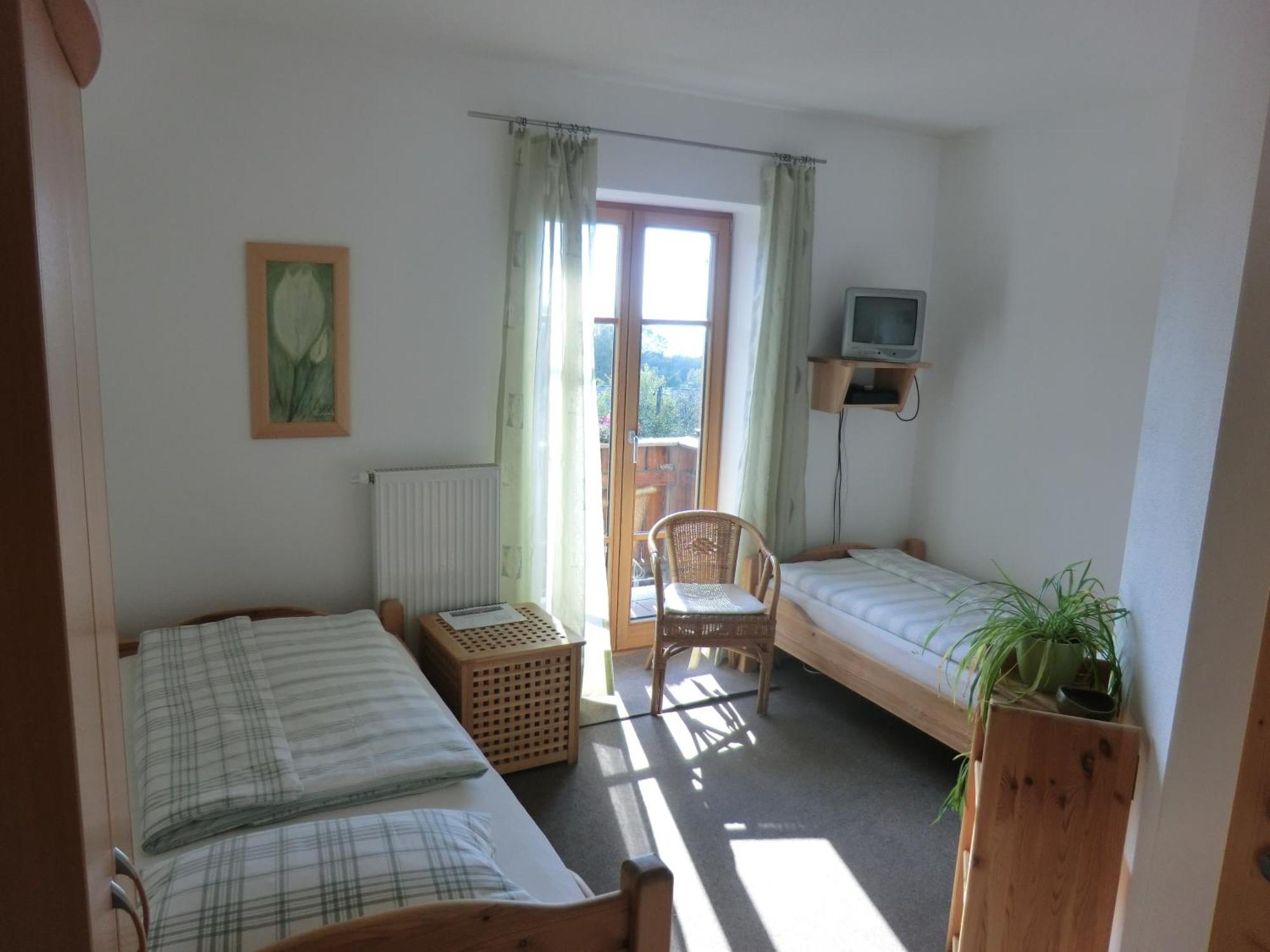 Zum Horizont Hotel Deggendorf Bagian luar foto